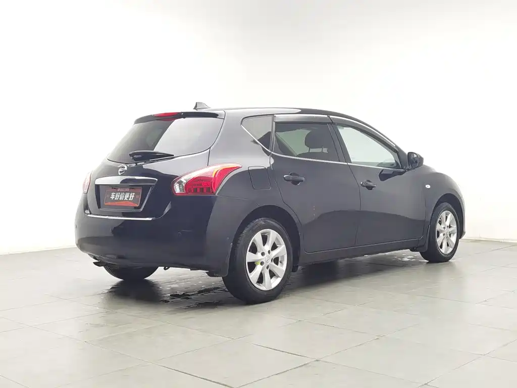 Nissan Tiida — миниатюра 2