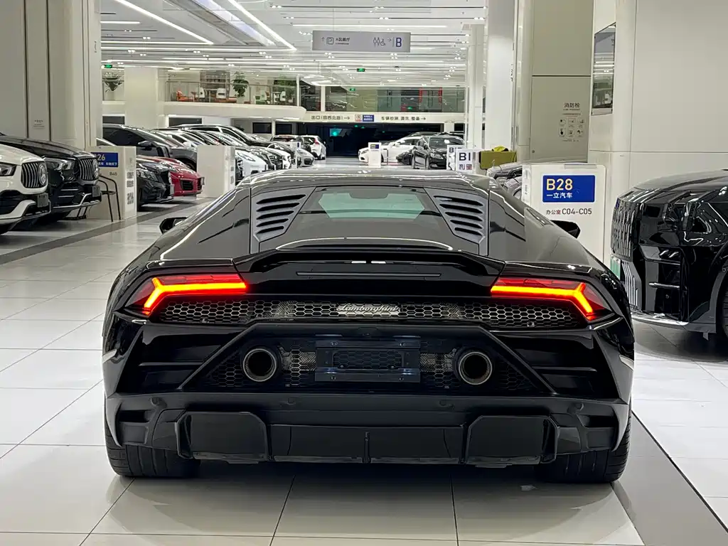 LAMBORGHINI HURACÁN