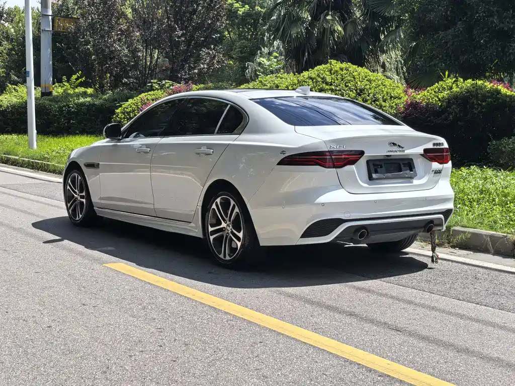 Jaguar XEL — миниатюра 5