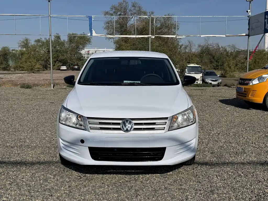 Volkswagen Santana — миниатюра 2
