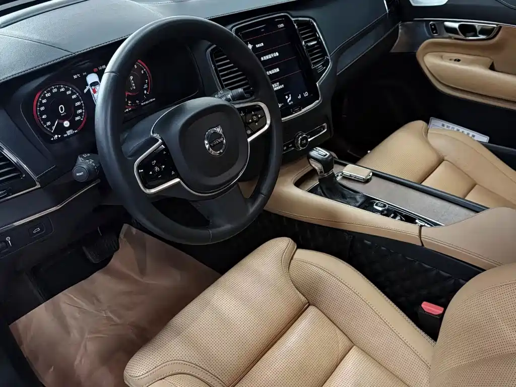 Volvo XC90 — миниатюра 4