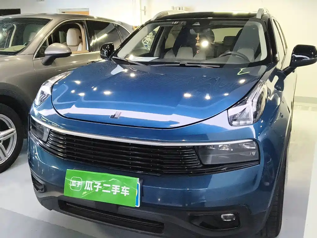 Lynk & Co 01