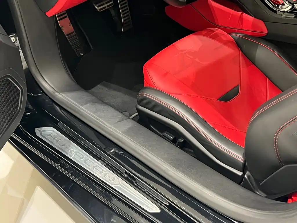 LAMBORGHINI HURACÁN