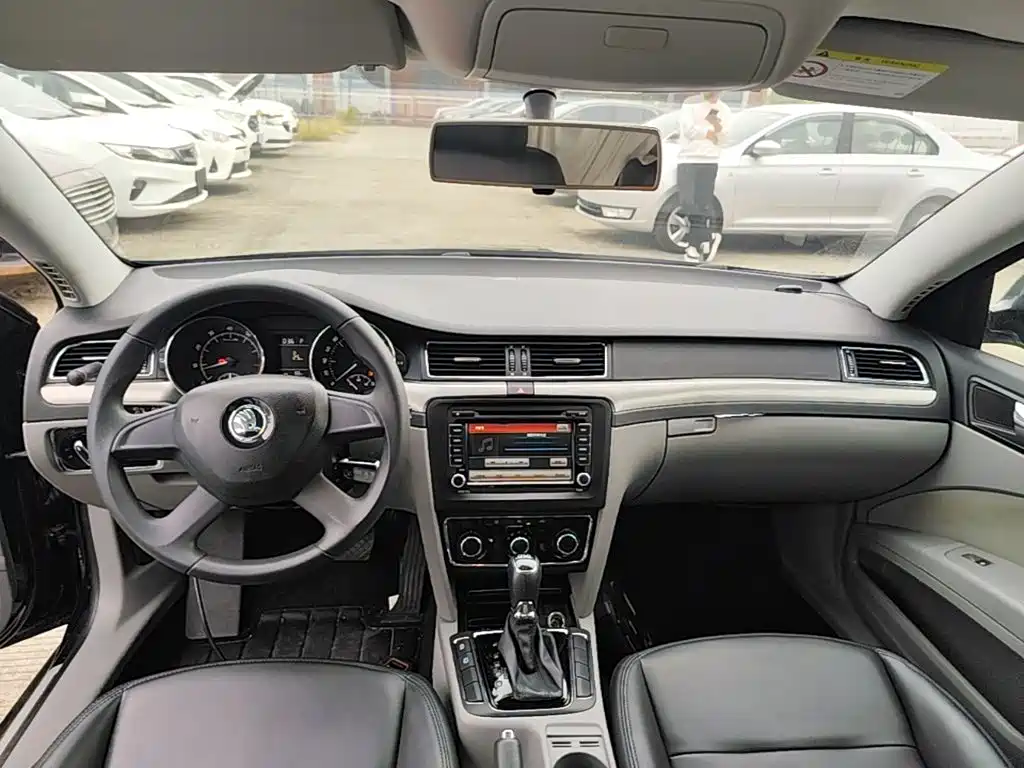 Skoda Superb — миниатюра 10