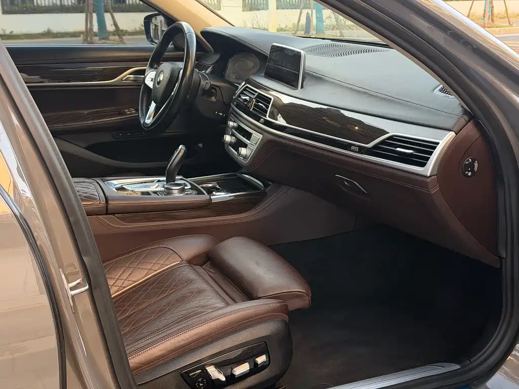 BMW 7 Series 7 2019 730Li Luxury