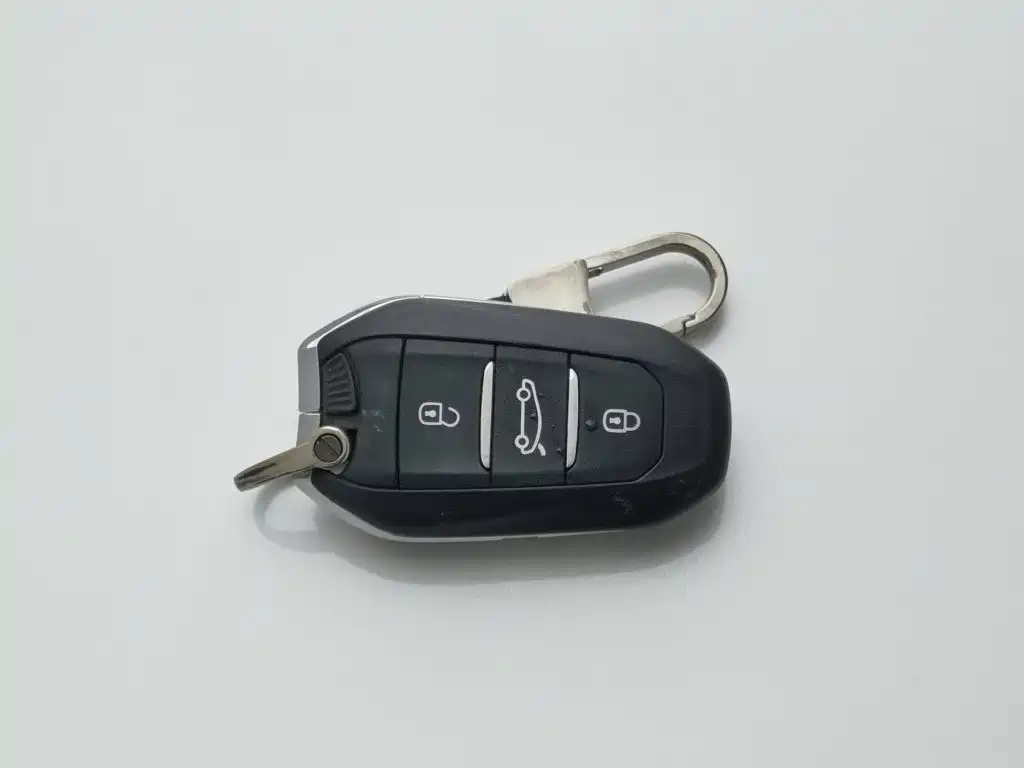Peugeot 408 — миниатюра 19