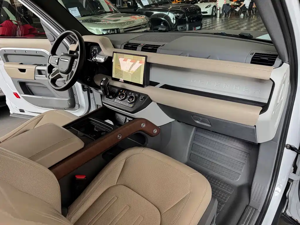 Land Rover Defender — миниатюра 10