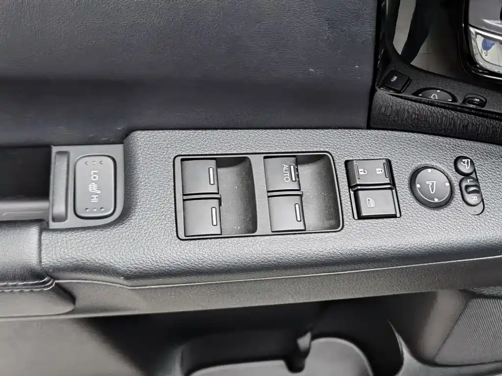 Honda Elysion — миниатюра 9