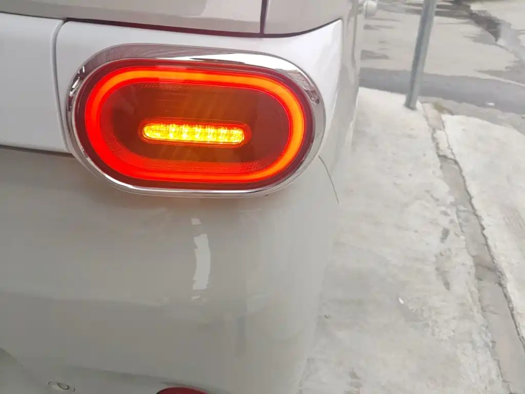Wuling MINIEV — миниатюра 8