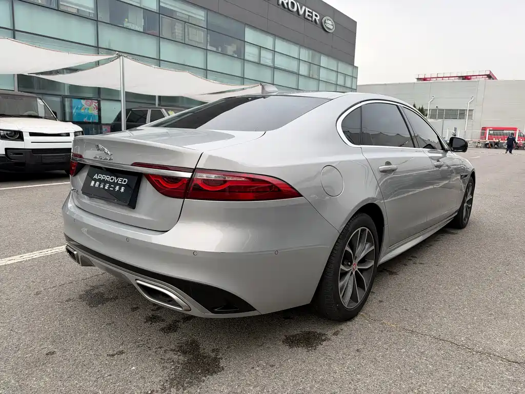 Jaguar XFL — миниатюра 3