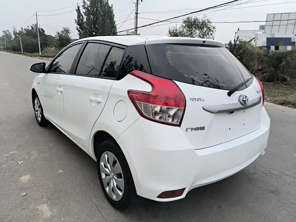Toyota Yaris L — миниатюра 5