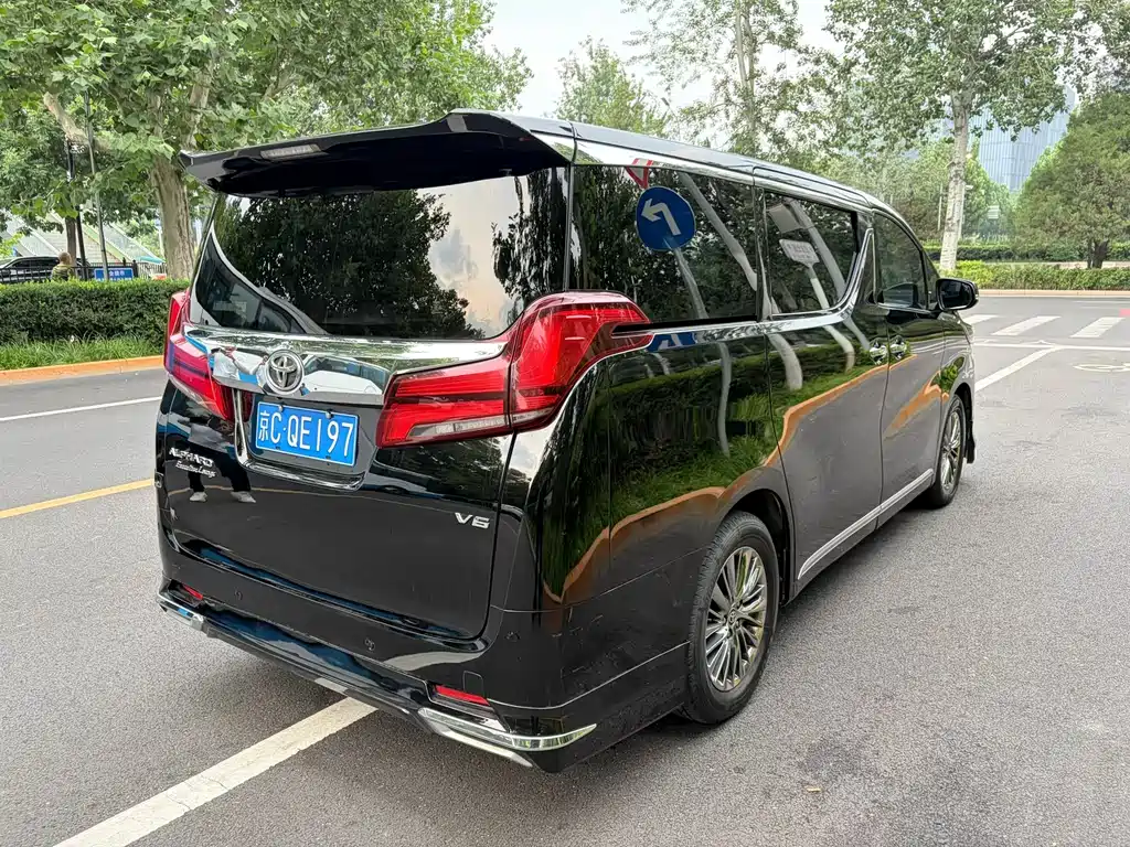 Toyota Alphard 2018 3.5L Luxury