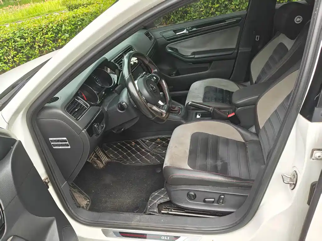 Volkswagen Sagitar 2016 2.0TSI GLI