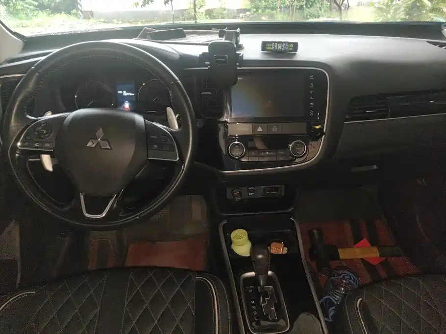 Mitsubishi Outlander — миниатюра 12