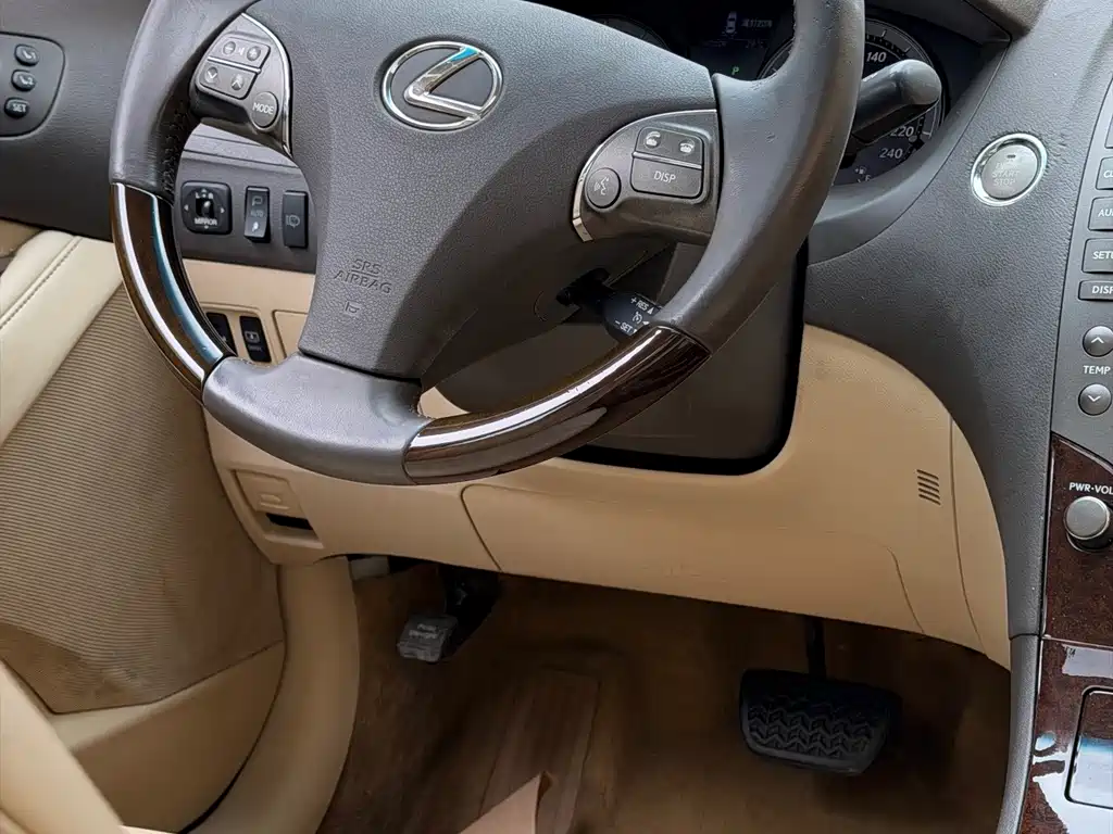 Lexus ES — миниатюра 7