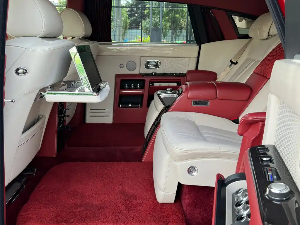 Rolls-Royce Phantom — миниатюра 19