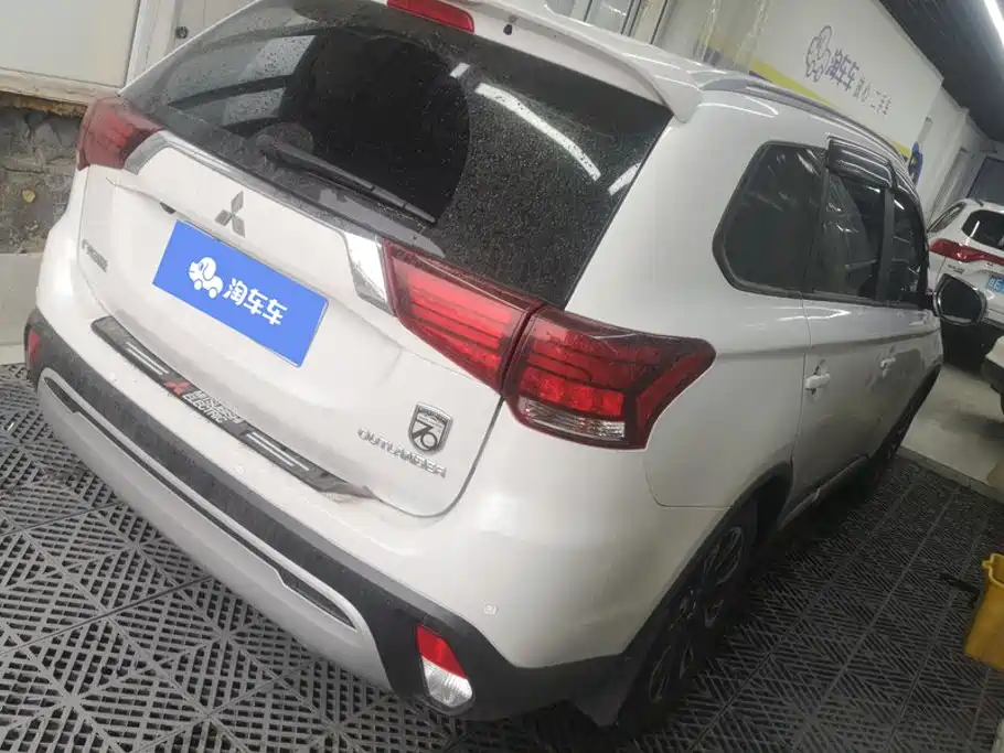 Mitsubishi Outlander — миниатюра 3