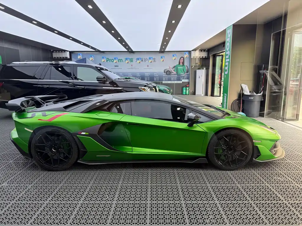 Lamborghini Aventador — миниатюра 13
