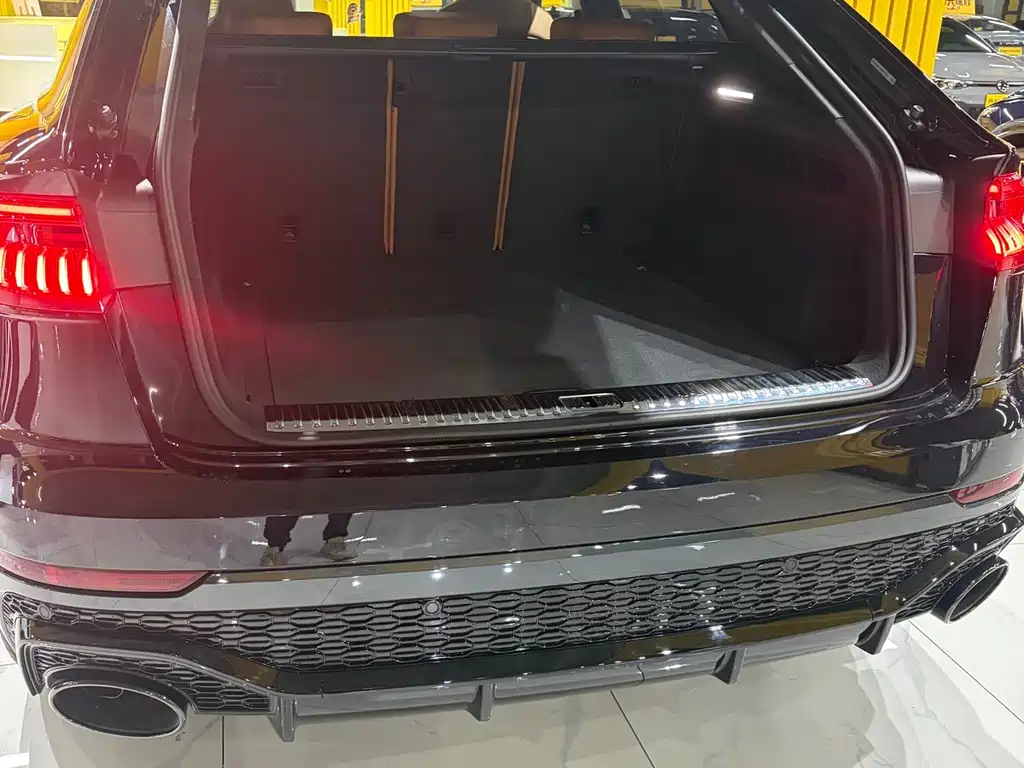 Audi RS Q8 — миниатюра 5