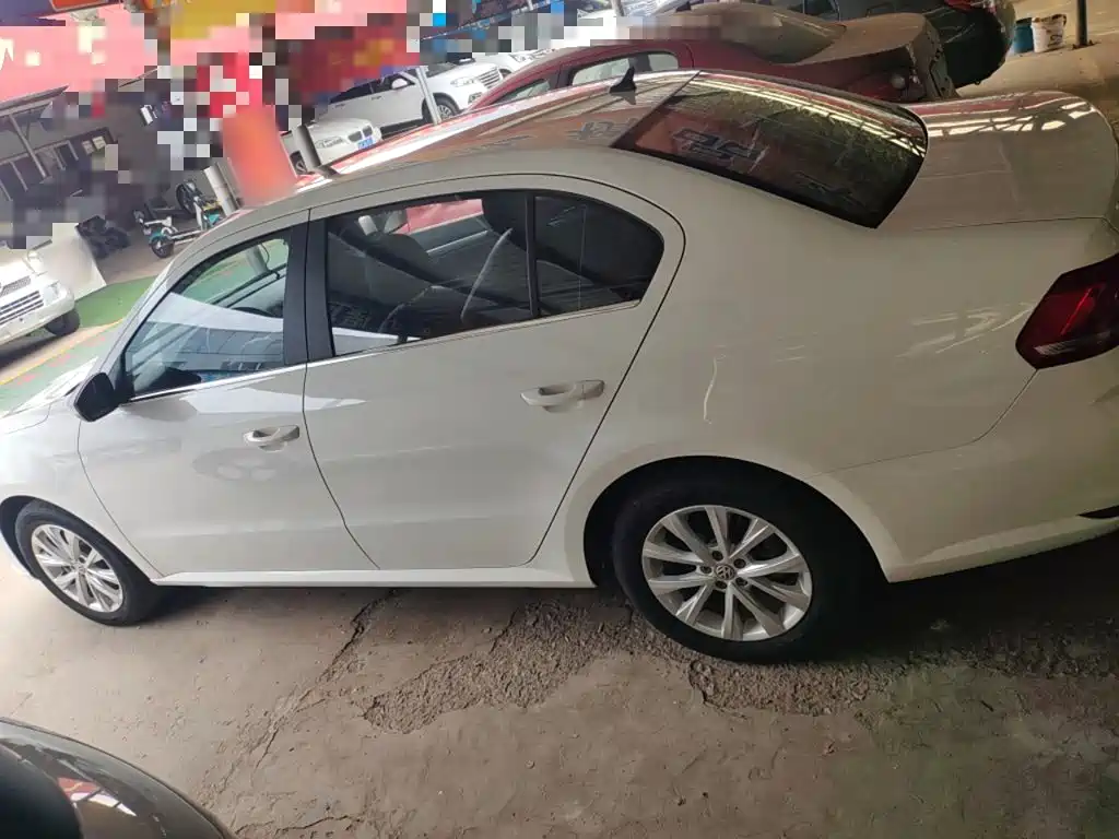 Volkswagen Lavida — миниатюра 5
