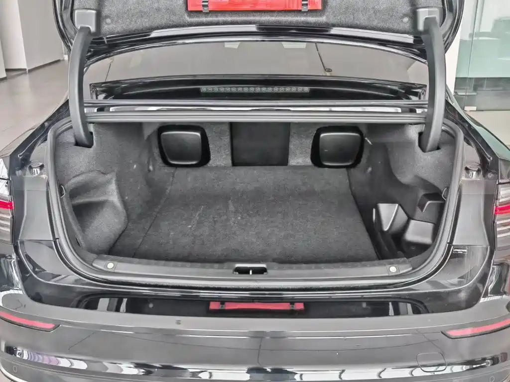 Volvo S90 PHEV — миниатюра 15