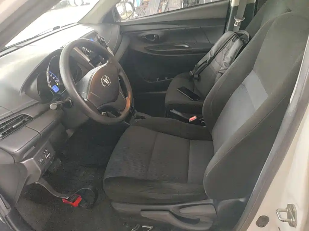 Toyota Yaris L — миниатюра 15