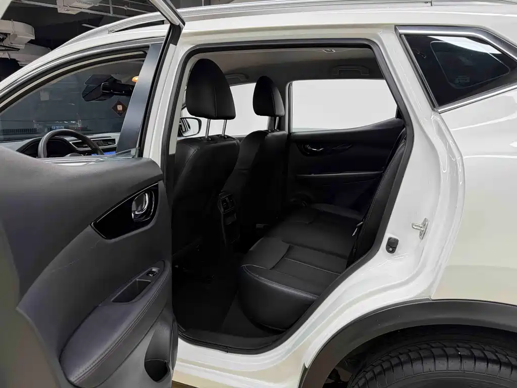 Nissan Qashqai — миниатюра 15