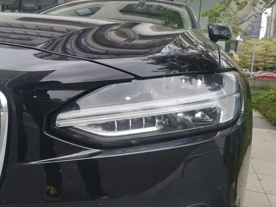 Volvo S90 — миниатюра 5