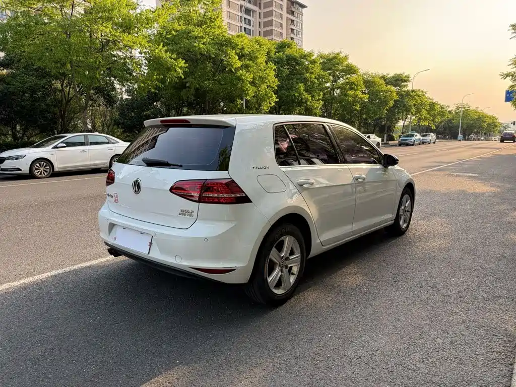 Volkswagen Golf — миниатюра 8