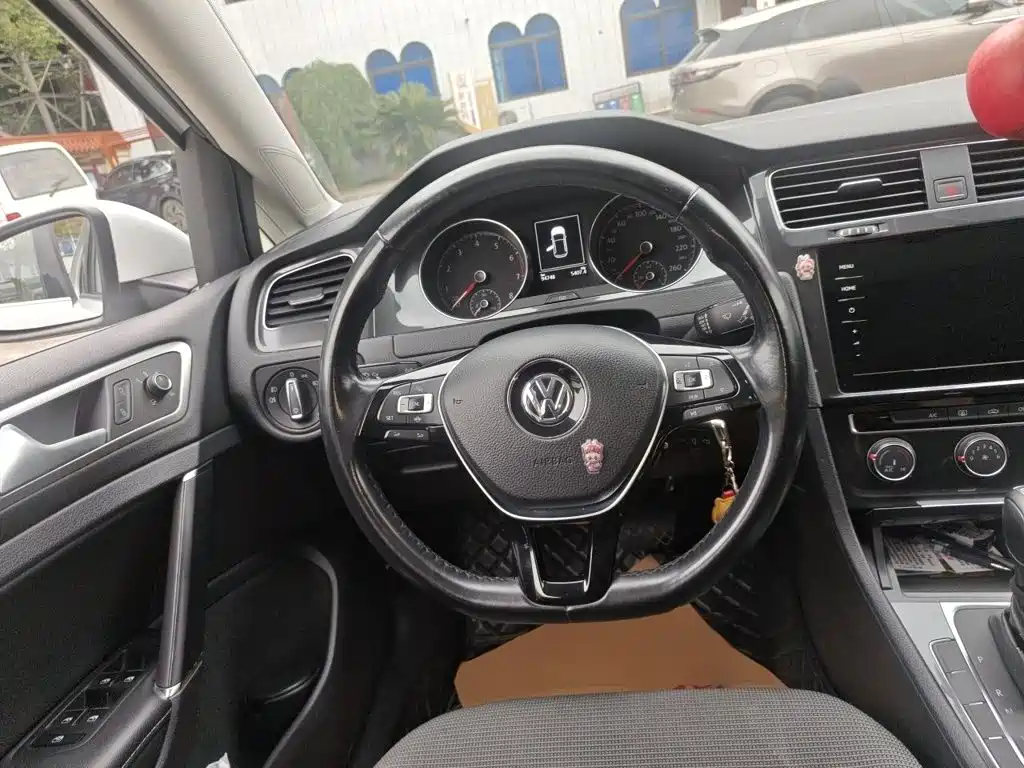 Volkswagen Golf — миниатюра 6