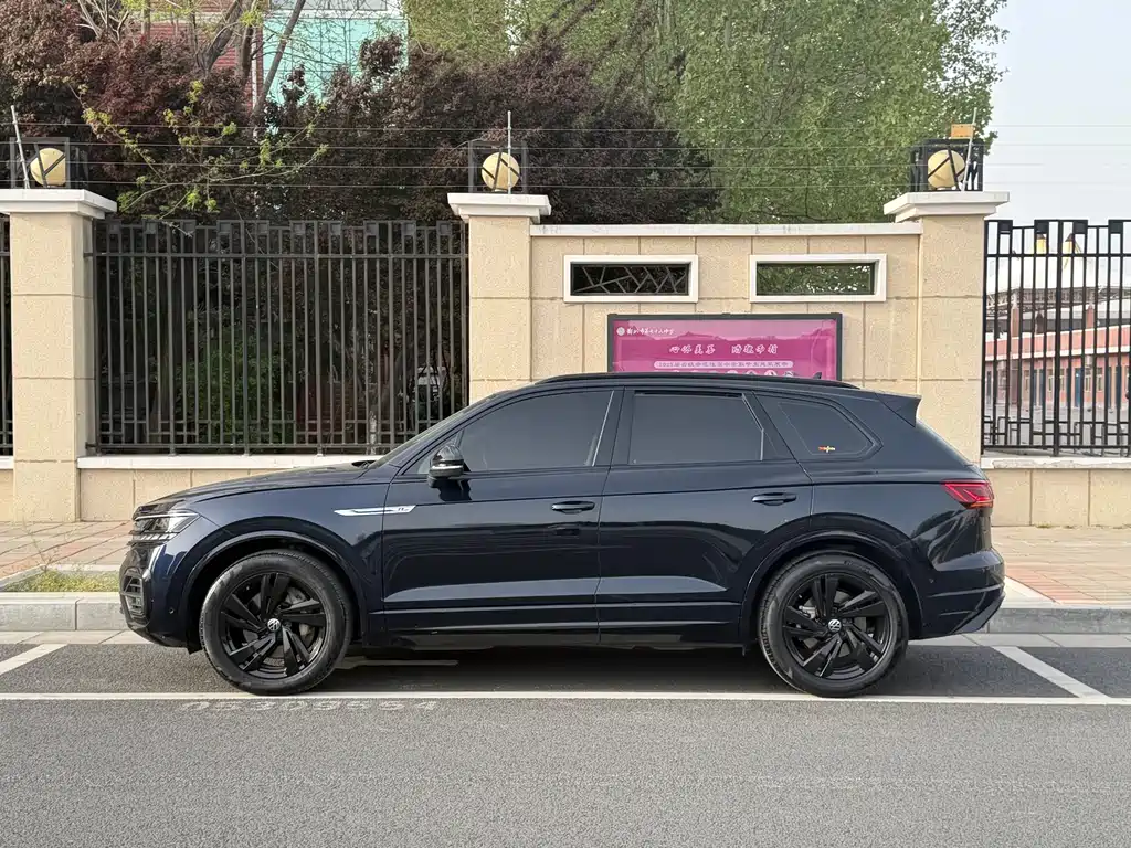 Volkswagen Touareg 2021 3.0TSI Sport