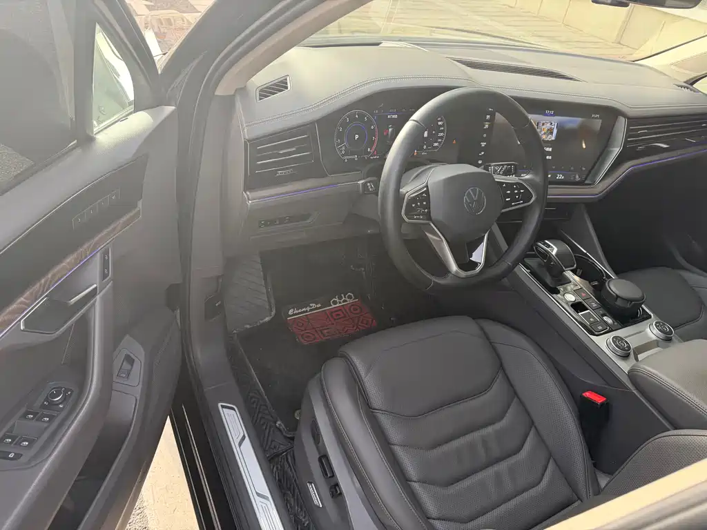 Volkswagen Touareg 2021 3.0TSI Sport