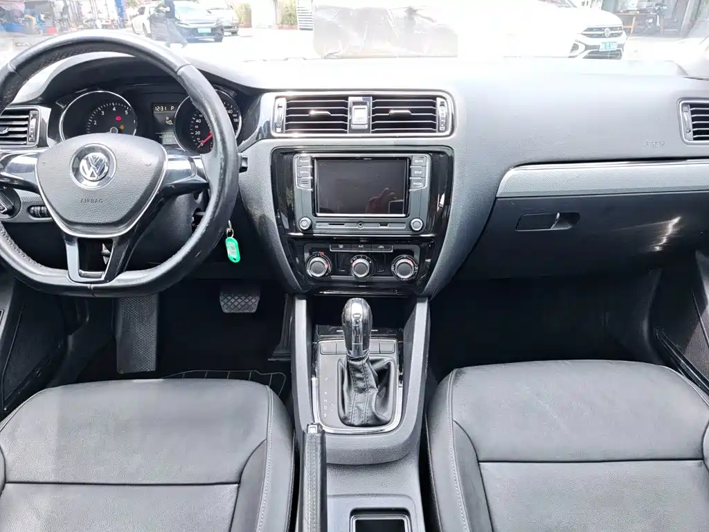 Volkswagen Sagitar — миниатюра 16