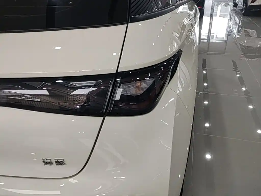 BYD Dolphin — миниатюра 8