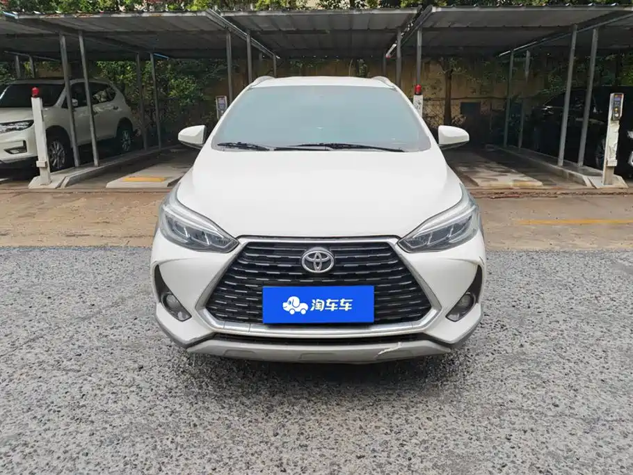 Toyota Yaris L — миниатюра 2