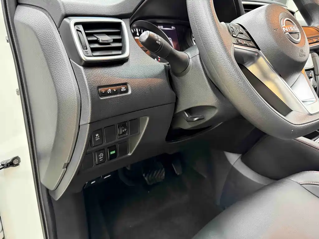 Nissan Qashqai — миниатюра 8