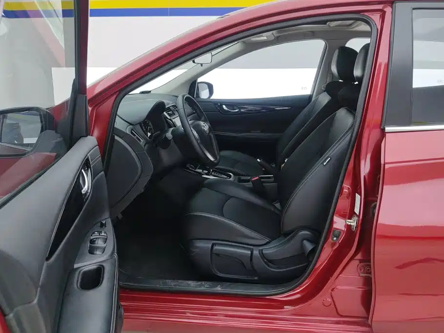 Nissan Tiida — миниатюра 9