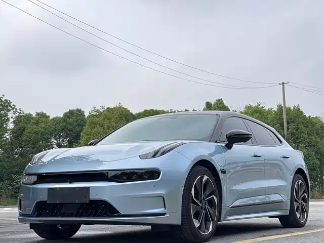 2022 Zeekr 001