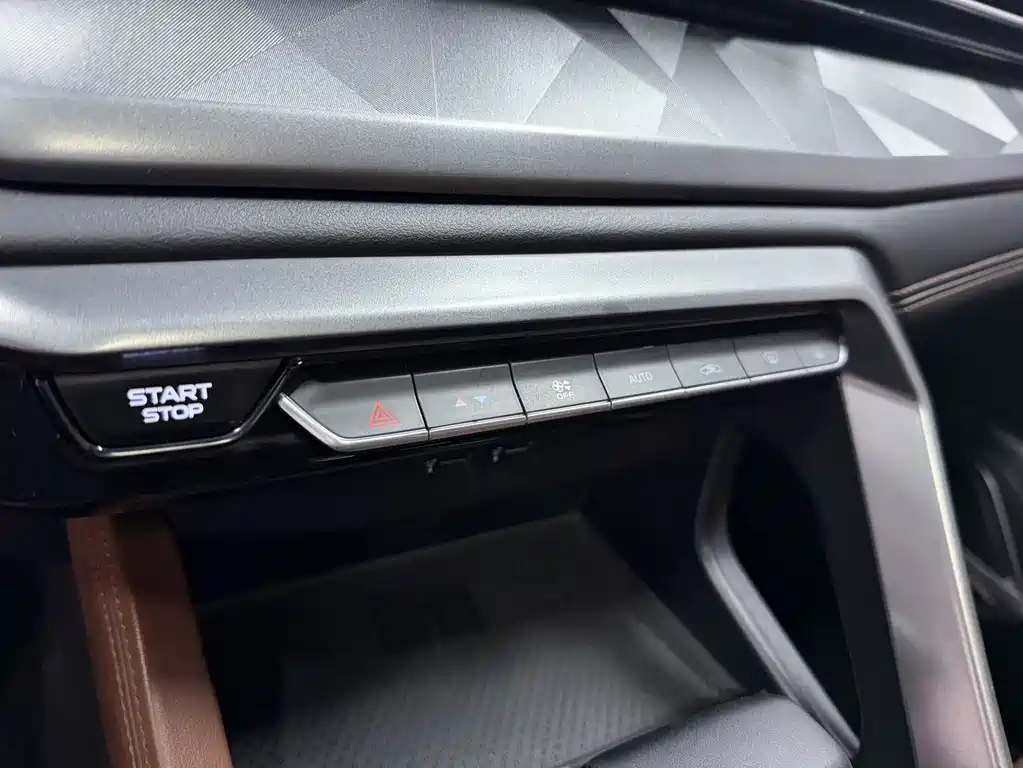 Geely Vision X6 — миниатюра 9