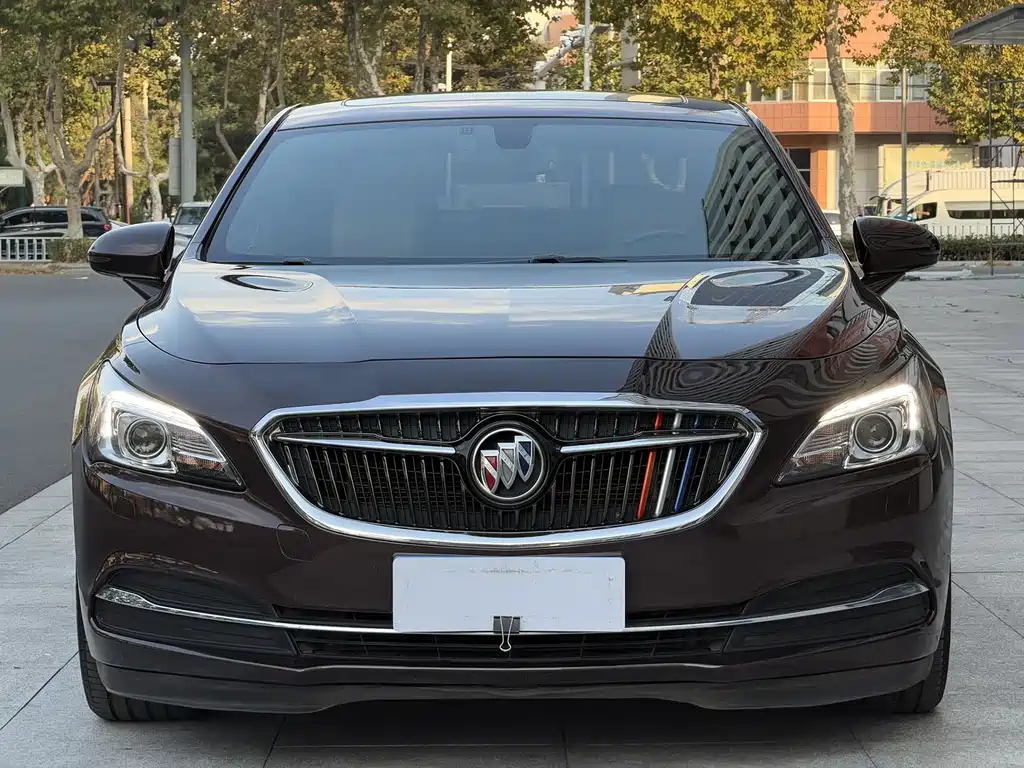 Buick LaCrosse — миниатюра 2