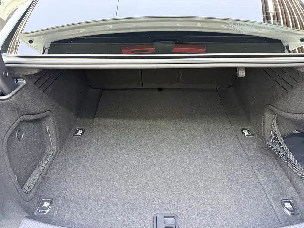 Audi A4L — миниатюра 15