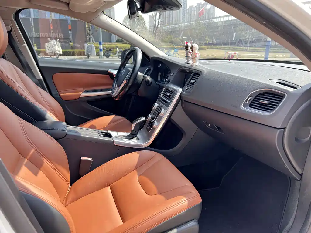 Volvo S60 2015 S60L 2.0T