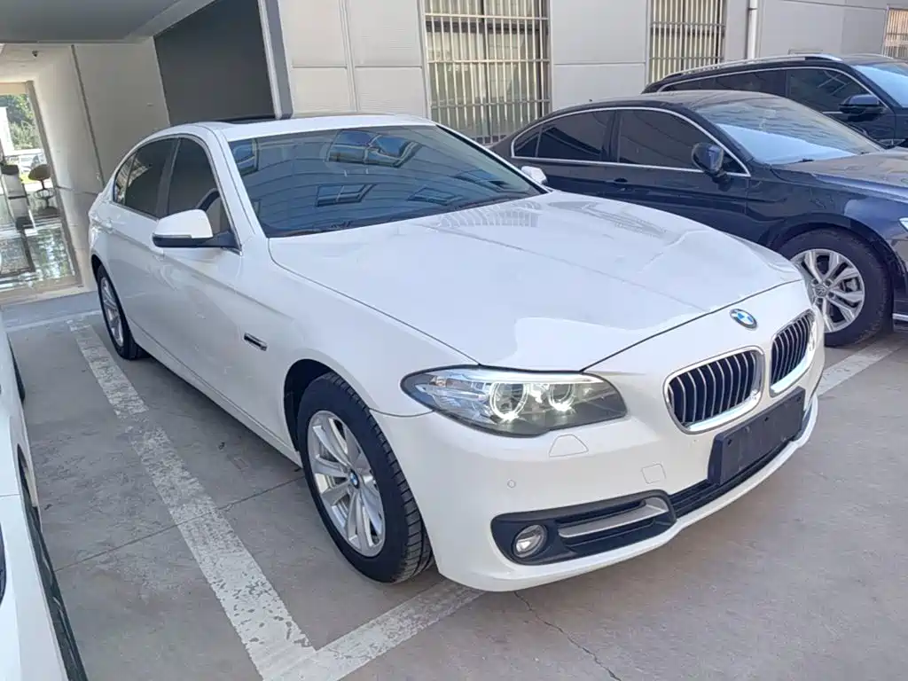 BMW 5 Series — миниатюра 4