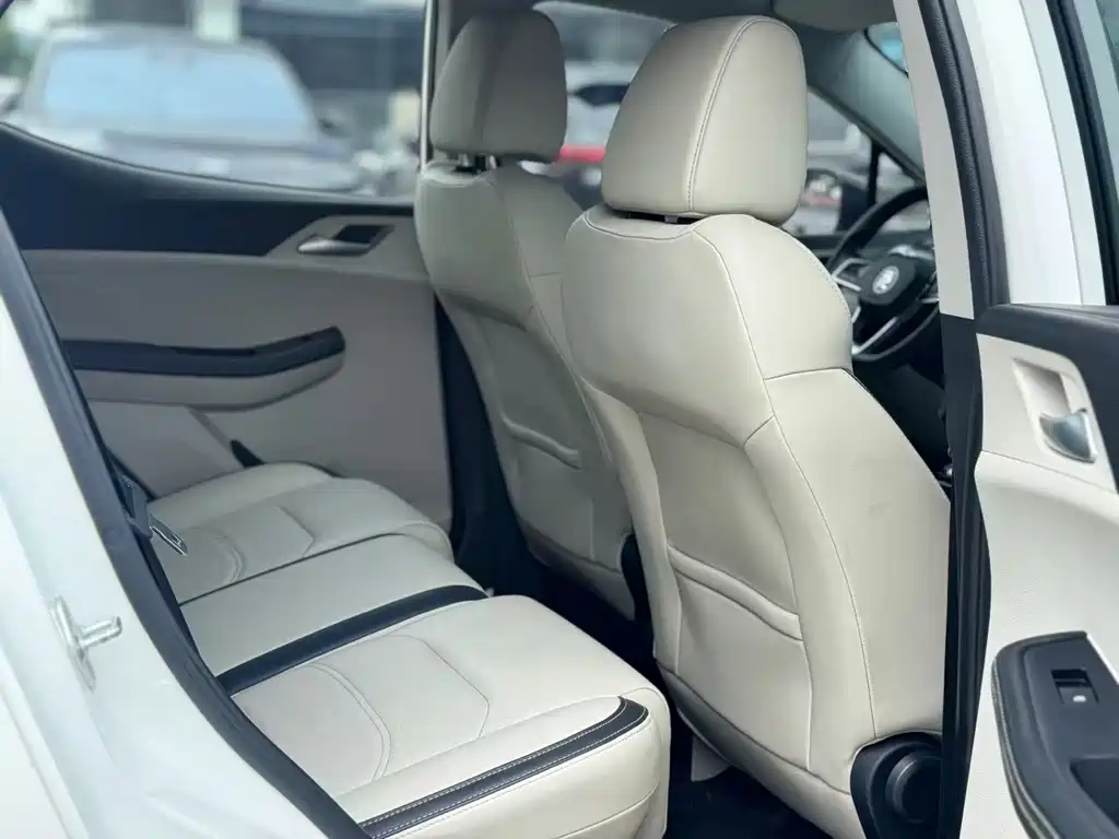 BYD Yuan Pro — миниатюра 13