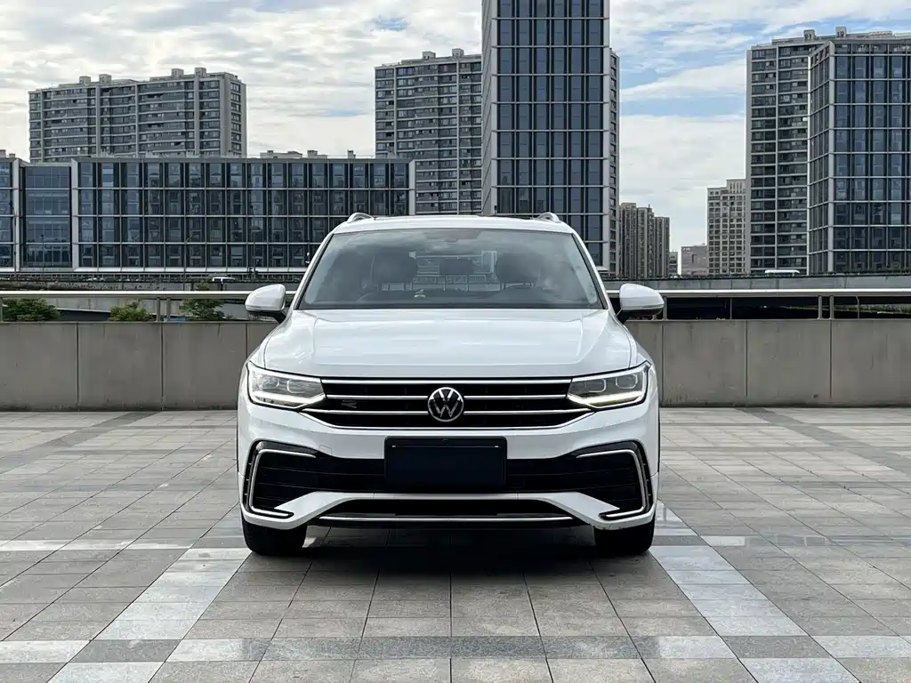 Volkswagen Tiguan L L 2024 330TSI AT R-Line