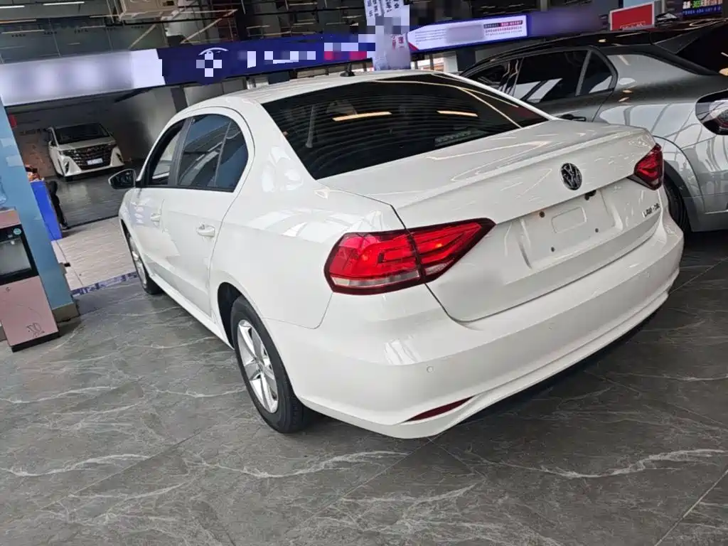 Volkswagen Lavida — миниатюра 5