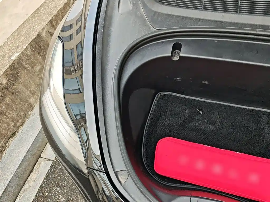 Tesla Model 3 — миниатюра 21