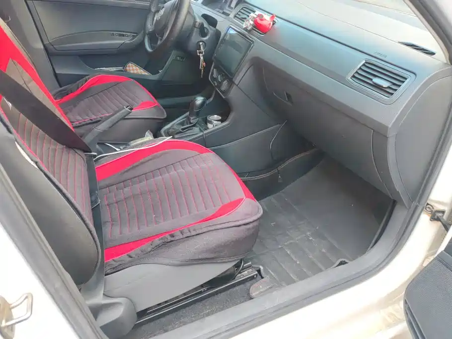 Volkswagen Santana — миниатюра 8
