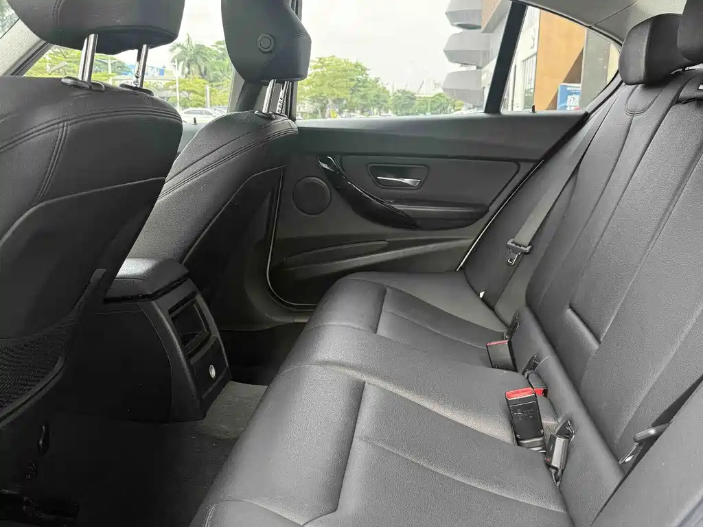 BMW 3 Series — миниатюра 6