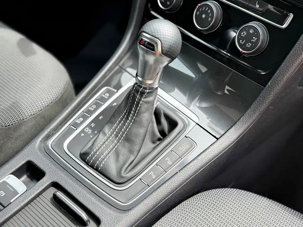 Volkswagen Golf — миниатюра 10